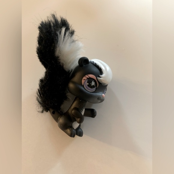 LPS Vintage Black Furry Skunk Squirrel #641